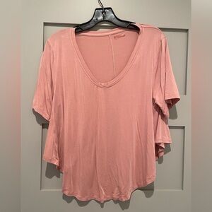 Lululemon pink athletic tee / size 6